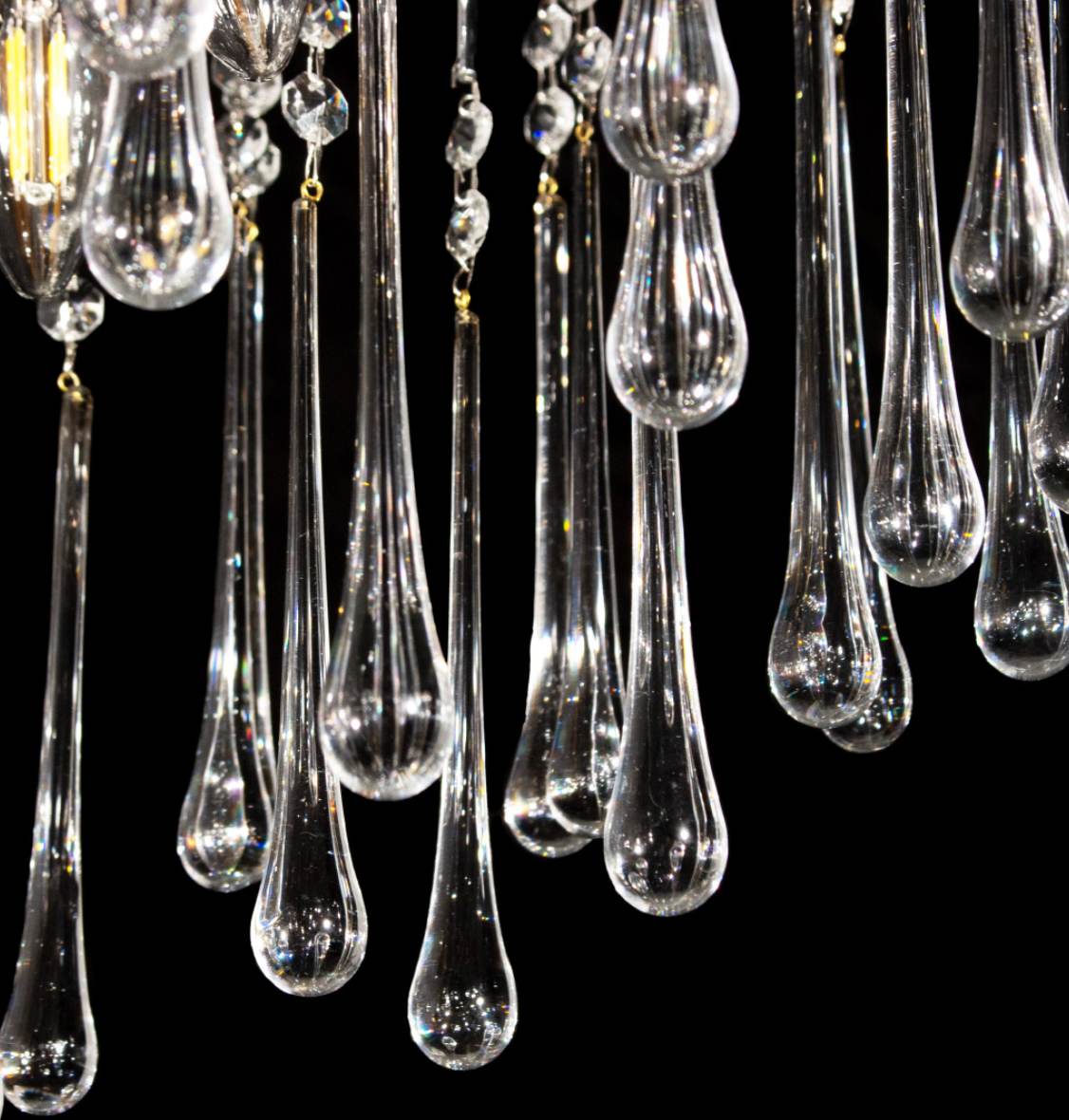 DROP CHANDELIER IN CLEAR GLASS